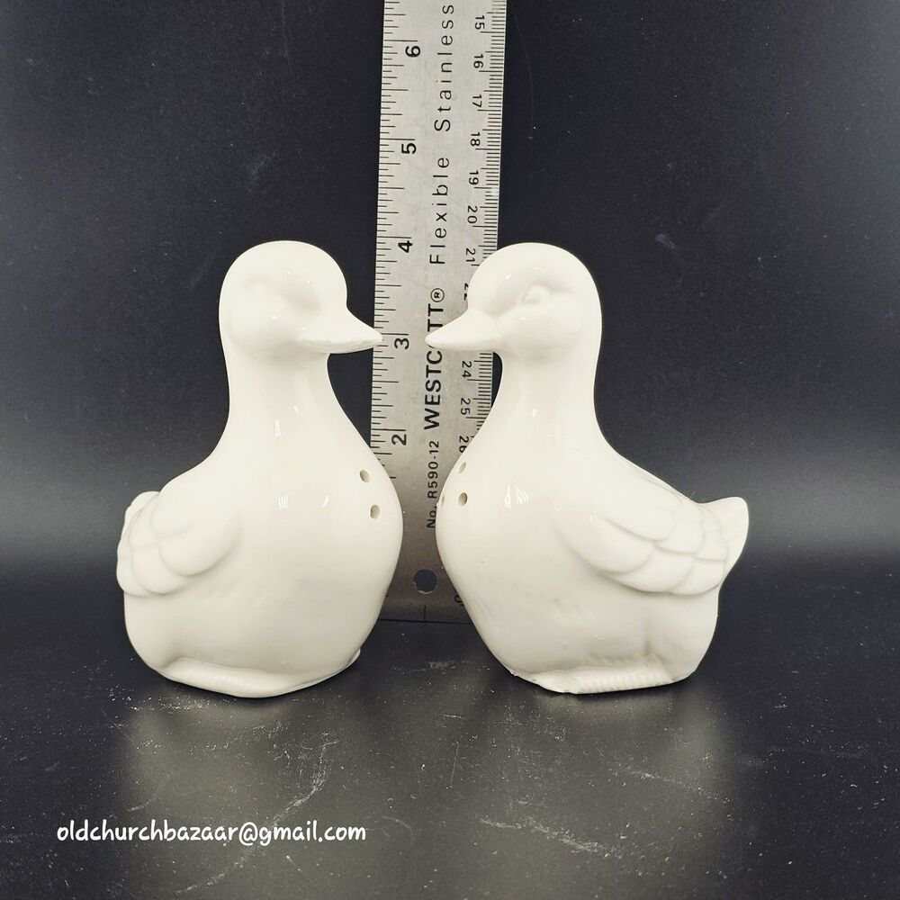 Vintage Detailed White Ducks Salt and Pepper Shakers 3.5" Tall
